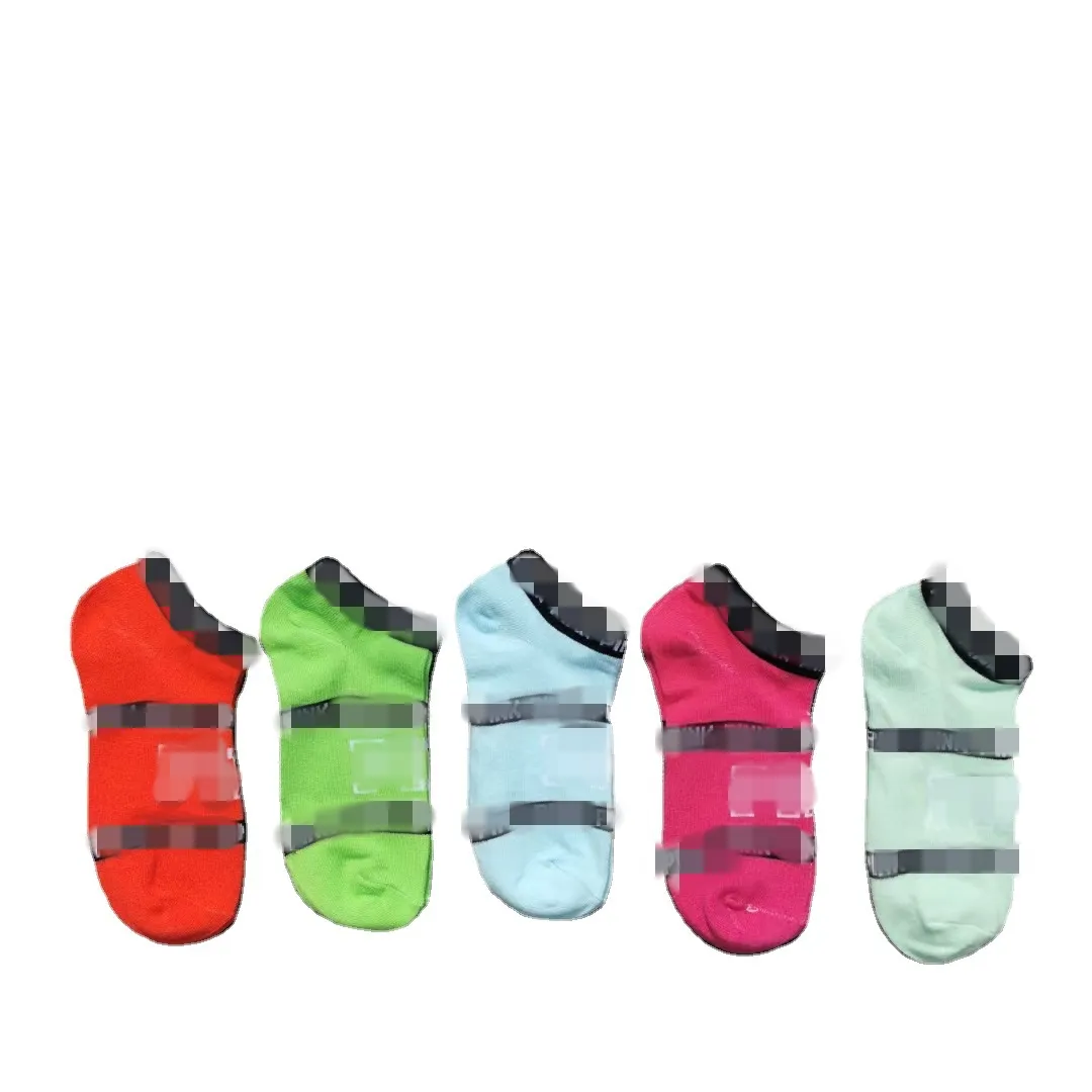 Lot de chaussures taille 23. (D'occasion) à Moutier pour CHF 25 - avec
