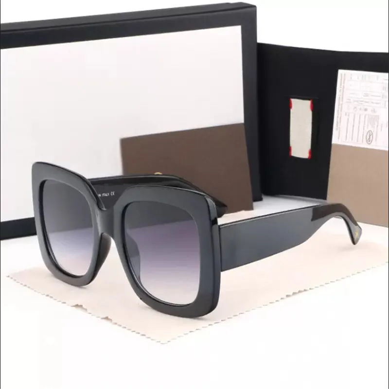 Gafas de sol de dise￱ador anteojos cl￡sicos gafas al aire libre Gafas de sol de la playa para el hombre Mezcla Color Opcional Triangular Firma