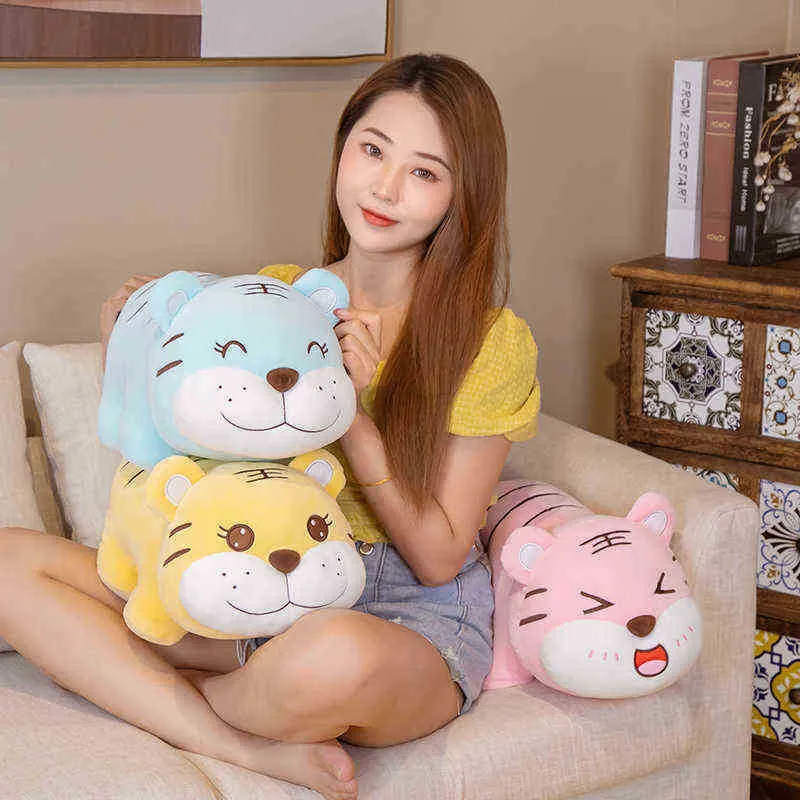 Yeni Yıl Peluş Kaplan Oyuncakları 2642cm Süper Yumuşak Hayvanlar Tiger Dolls Evde Çekyat Yastığı LDren Doğum Günü Noel Hediyeleri J220729