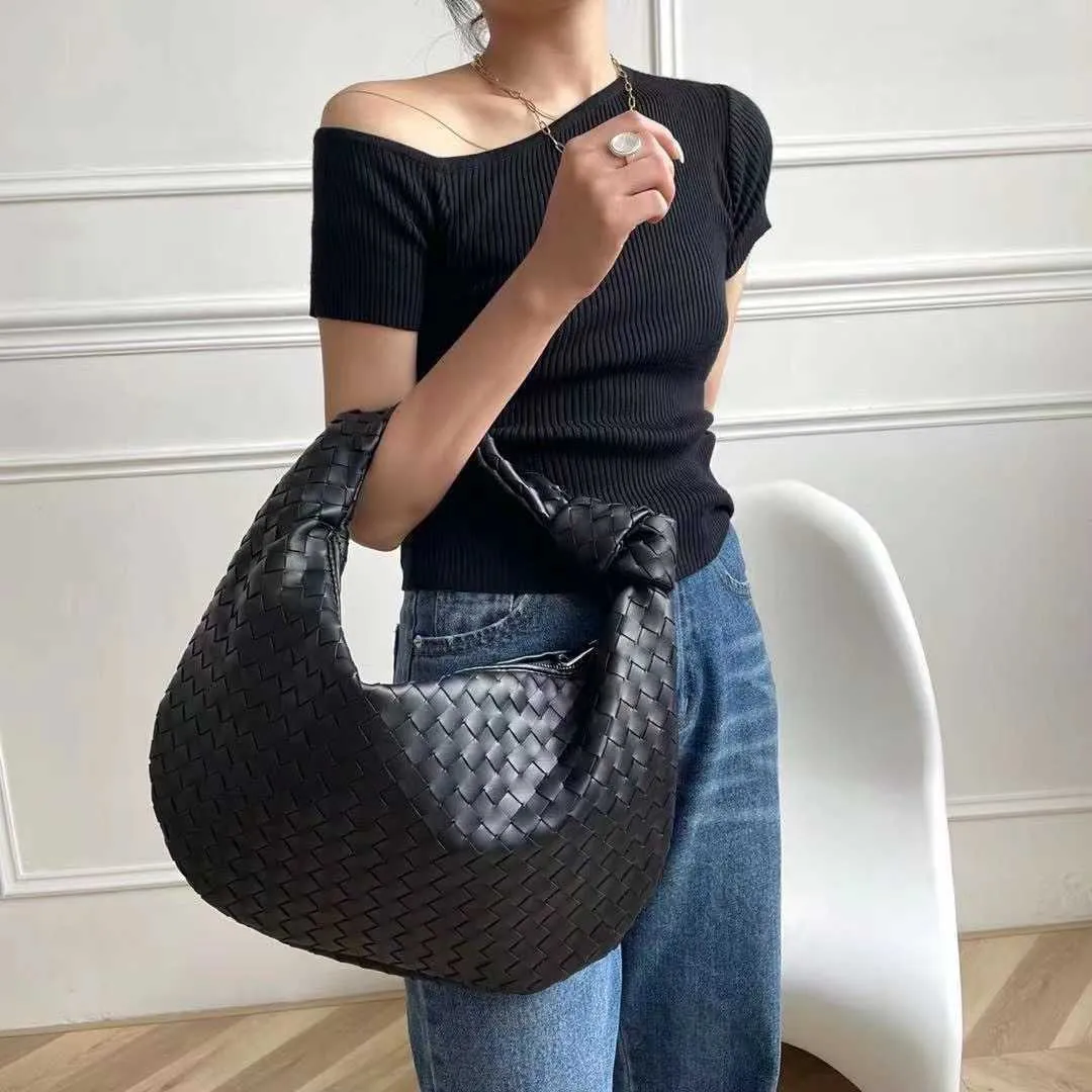 Heiße 40 cm 28 cm Jodie-Einkaufstasche, hochwertige Abendtaschen, modische handgewebte Taschen, luxuriöse Umhängetasche mit großem Fassungsvermögen, Damen-PU-Handtasche mit geknotetem Griff, lässige Handtasche