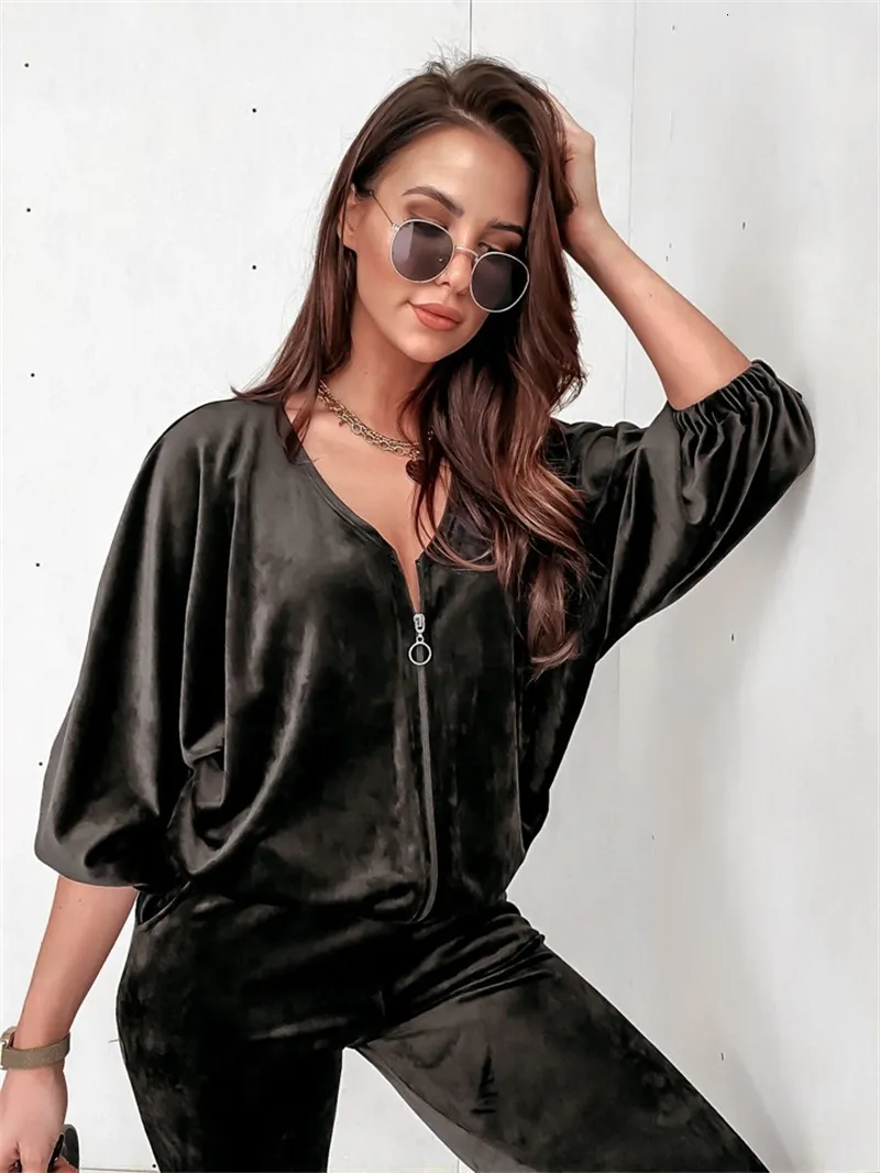 Women's Two Piece Pants Velvet 2 Sets Womens Outfits Autumn Clothing VNeck Zip Top Long Suit Velour Tracksuit Casual 2 Women 221123