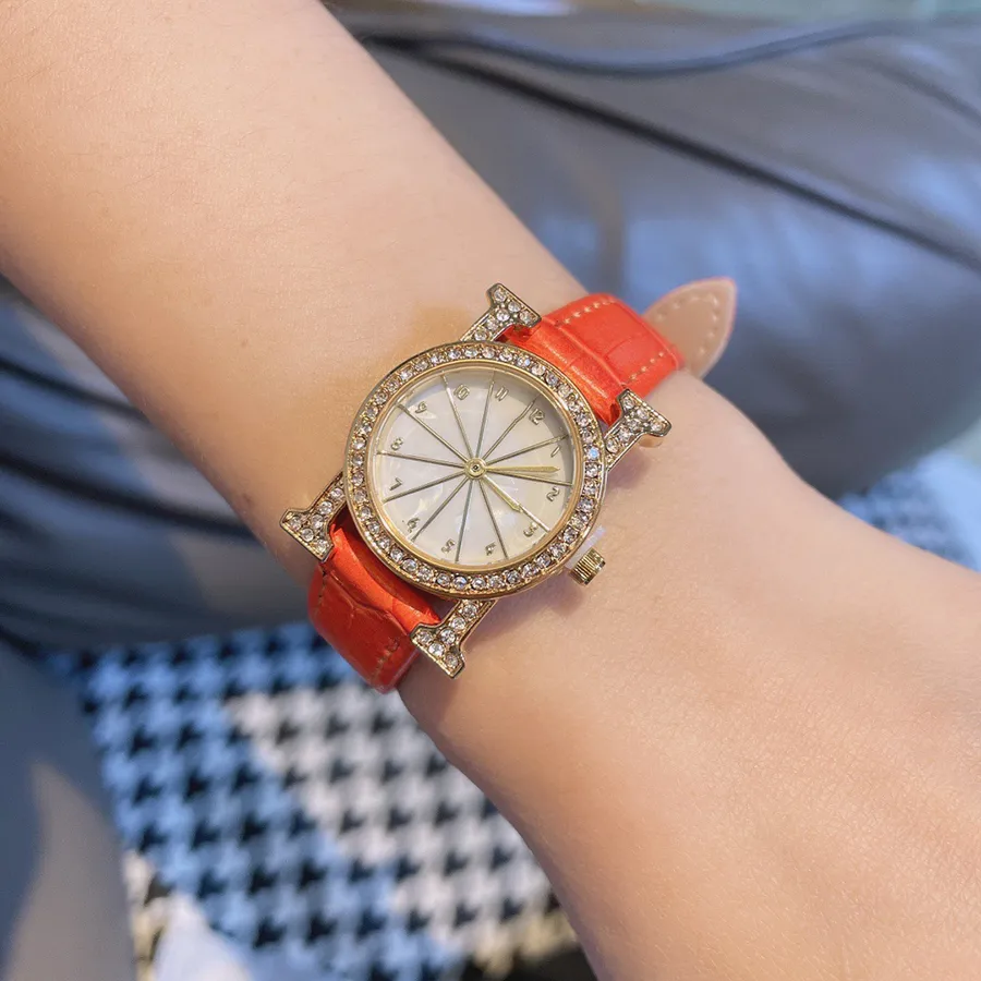 Luxury Crystal Style Leather Strap Quartz Womens Wristwatch
