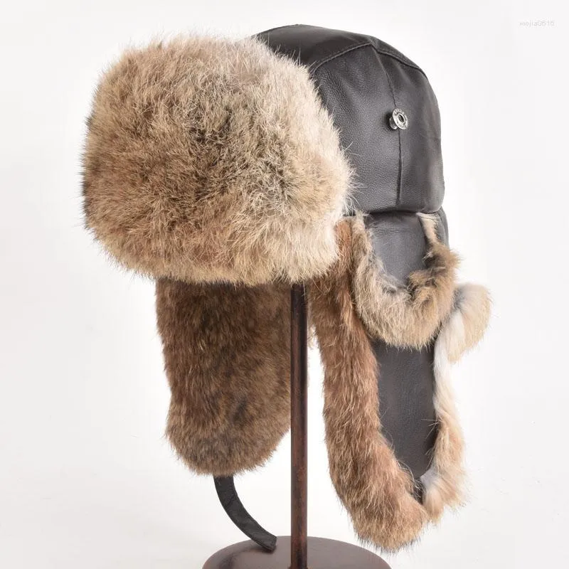 Bérets Chapeau D'hiver Pour Hommes Femmes Véritable Fourrure Oreille Cap Chaud Ski Unisexe Bomber Russie Chapeaux En Cuir À Garder