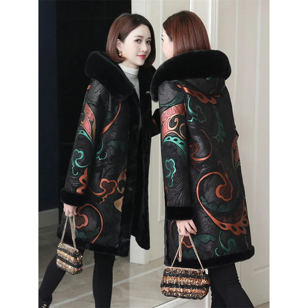 Женская меховая искусственная фальшивая двойная одежда в зимней куртке Женщины Большой размер среднего возраста женщина с длинным капюшоном Parkas 221123