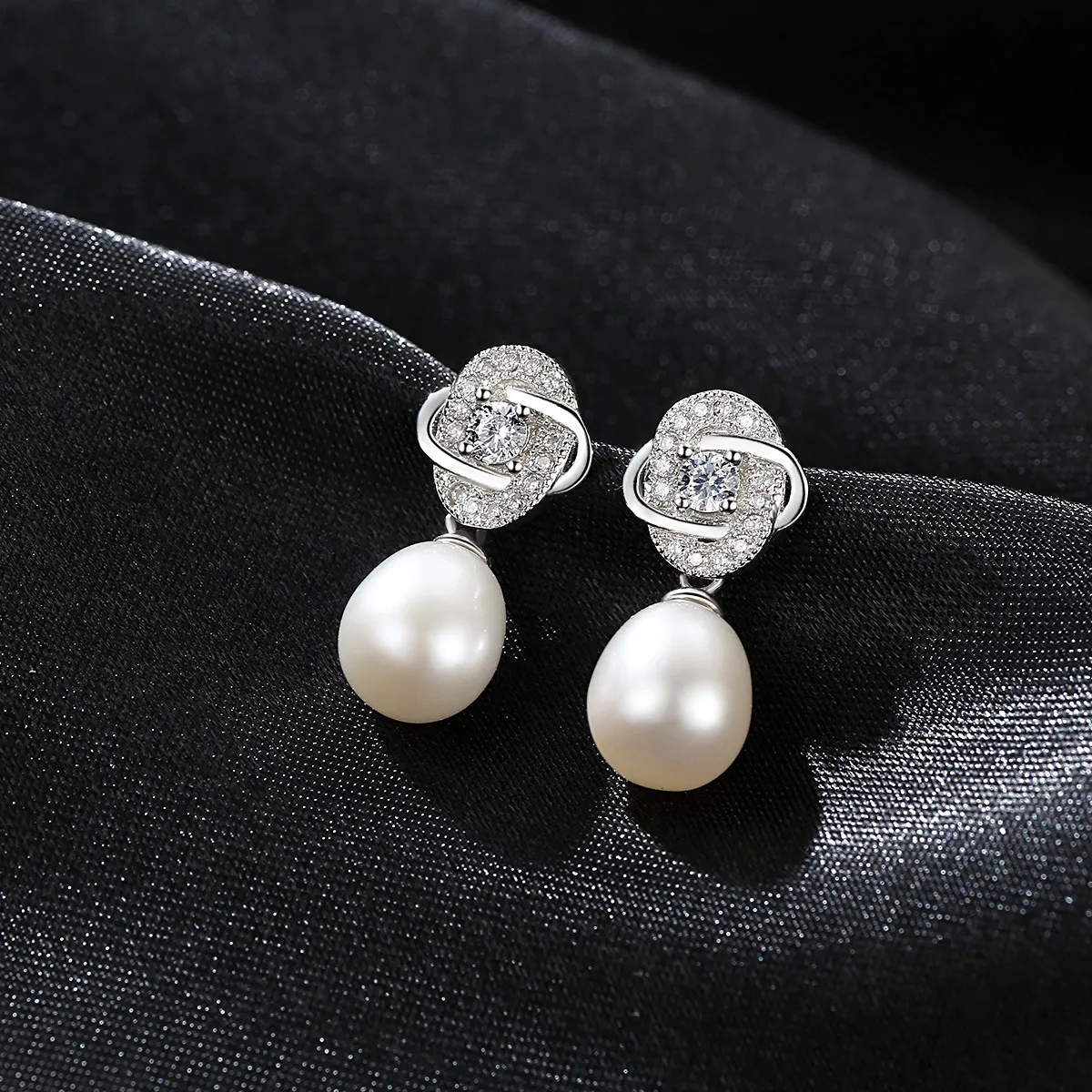 New Luxury Freshwater Pearl Shiny Zircon Flower Dangle Earrings Women Jewelry European Court Style s925 Silver Delicate Earrings Accessories Gift