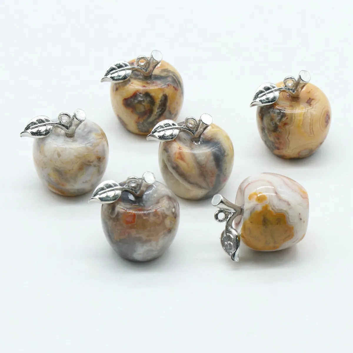 Hurtowe kolorowe naturalne kryształy rzeźbiące jabłko szalony kamień inny materiał kryształowy jabłko do dekoracji