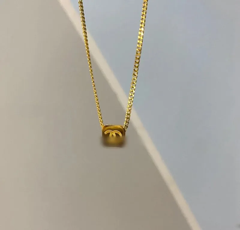 Colar de designer de luxo para mulheres festas de pendente de gargantilha Cristal Crystal 18K Gold Brass Brass Copper Brand C-Letter Jóias de Declaração