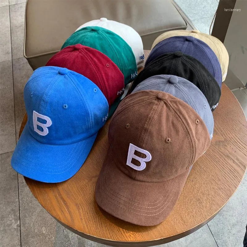 Gorras de bola 2022 Gorra de béisbol de algodón Color de caramelo Letras de moda para hombres B Peaked Women's Casual Snapback Sombreros Visores para unisex