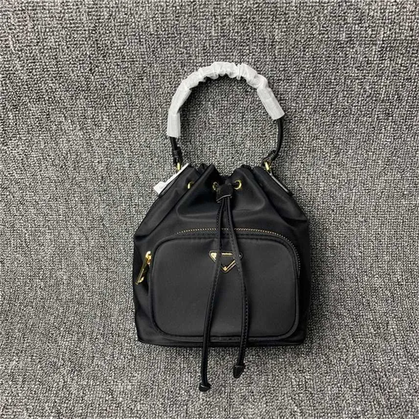 Sac à main femme automne et hiver nouvelle famille cordon seau sac en nylon tissu main fronde une épaule messager femme sortie Black Friday 45NA