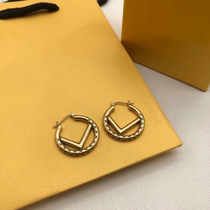 Designer Fashion Hoop Earrings Stylish Womens Circle Simple Hoops Explosive Luxury Brand Earrings Vintage Letter Earring D22112501JX