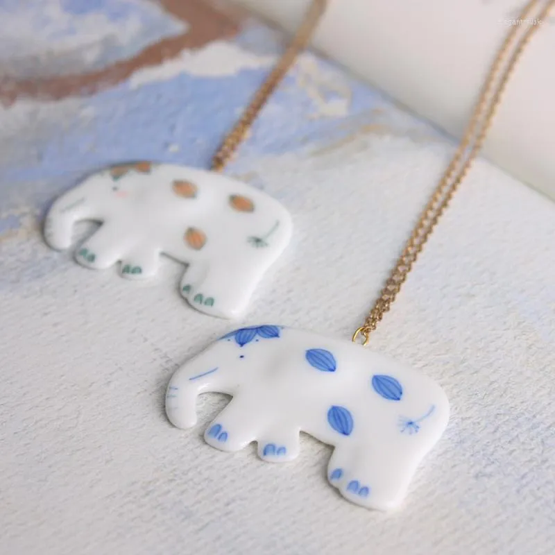 Pendentif Colliers Dessin Animé Éléphant Ethinc Bijoux Bleu Et Blanc Peint Porcelaine Céramique Collier Animal Choker Accessoire