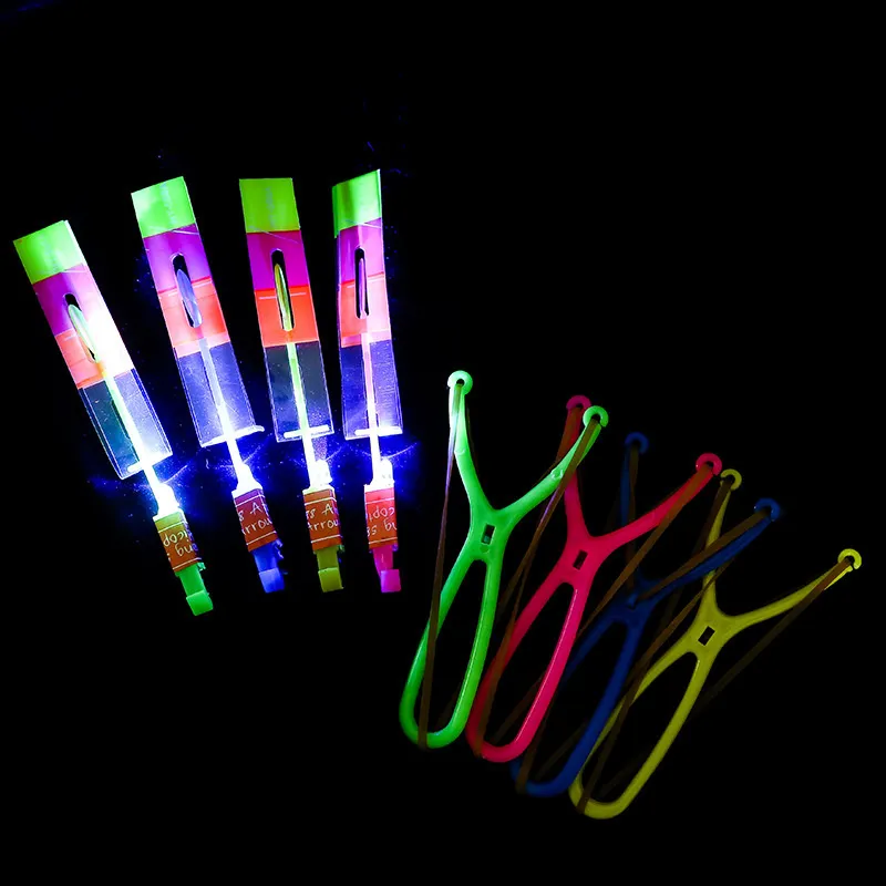 LED Light Sticks 10pcs Zabawki Outdoor Slings Shining Rocket Flash Night Kids Shine Elastic Helicopter Rotating Toy 221125