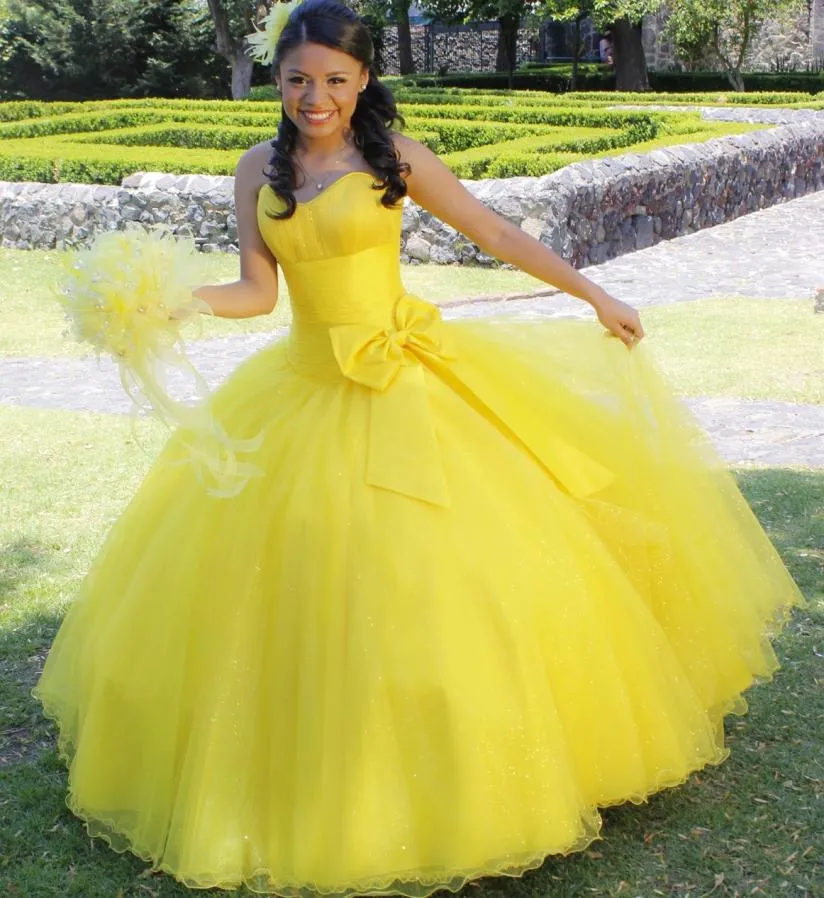 2022 Kopciuszek żółty proste sukienki Quinceanera Suknia balowa Sweetheart Big Bows Corset Long Tiuls XV Applique Vestido de 15 anos p2966302