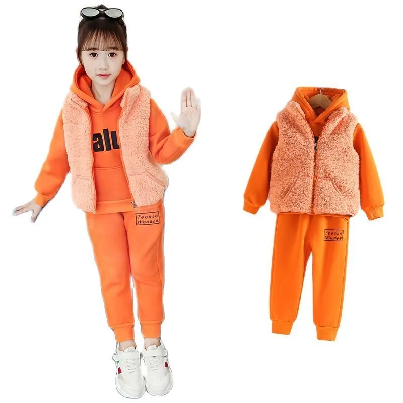 Kleidungssets Winteranzug für Mädchen Koreanisch Plus Samt Dicke Weste Brief Hoodies Hosen 3 Stück Kinderkleidung für Teenager Casual Set 412 Jahre 221125