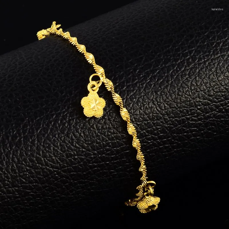 Очарование браслетов Прибытие Сердце с браслетом Clover для женщин Оптовые модные ювелирные украшения 24K Желтые золотые девушки