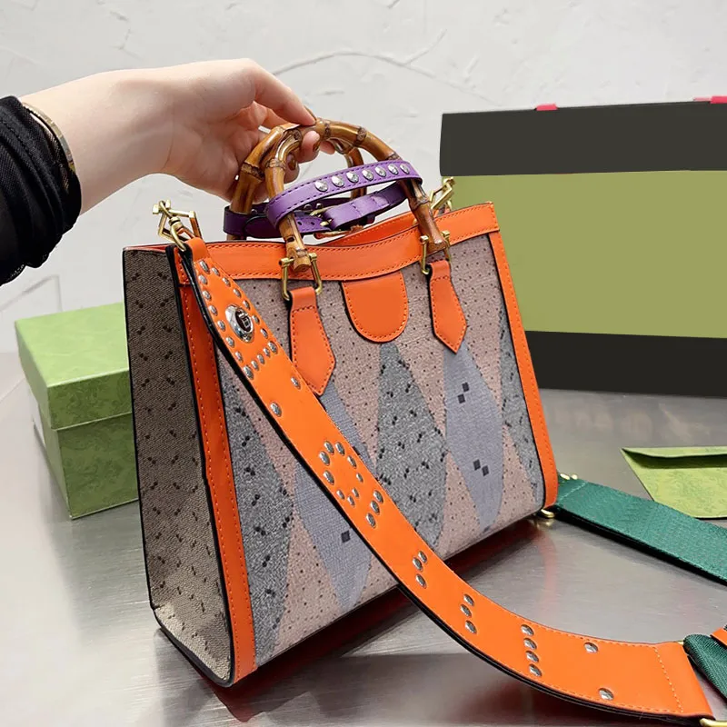 竹トートハンドバッグリベットハンドバッグ財布ファッションクロスボディバッグレザーショッピングバッグクラシックレタープリント取り外し可能なワイドショルダーストラップ