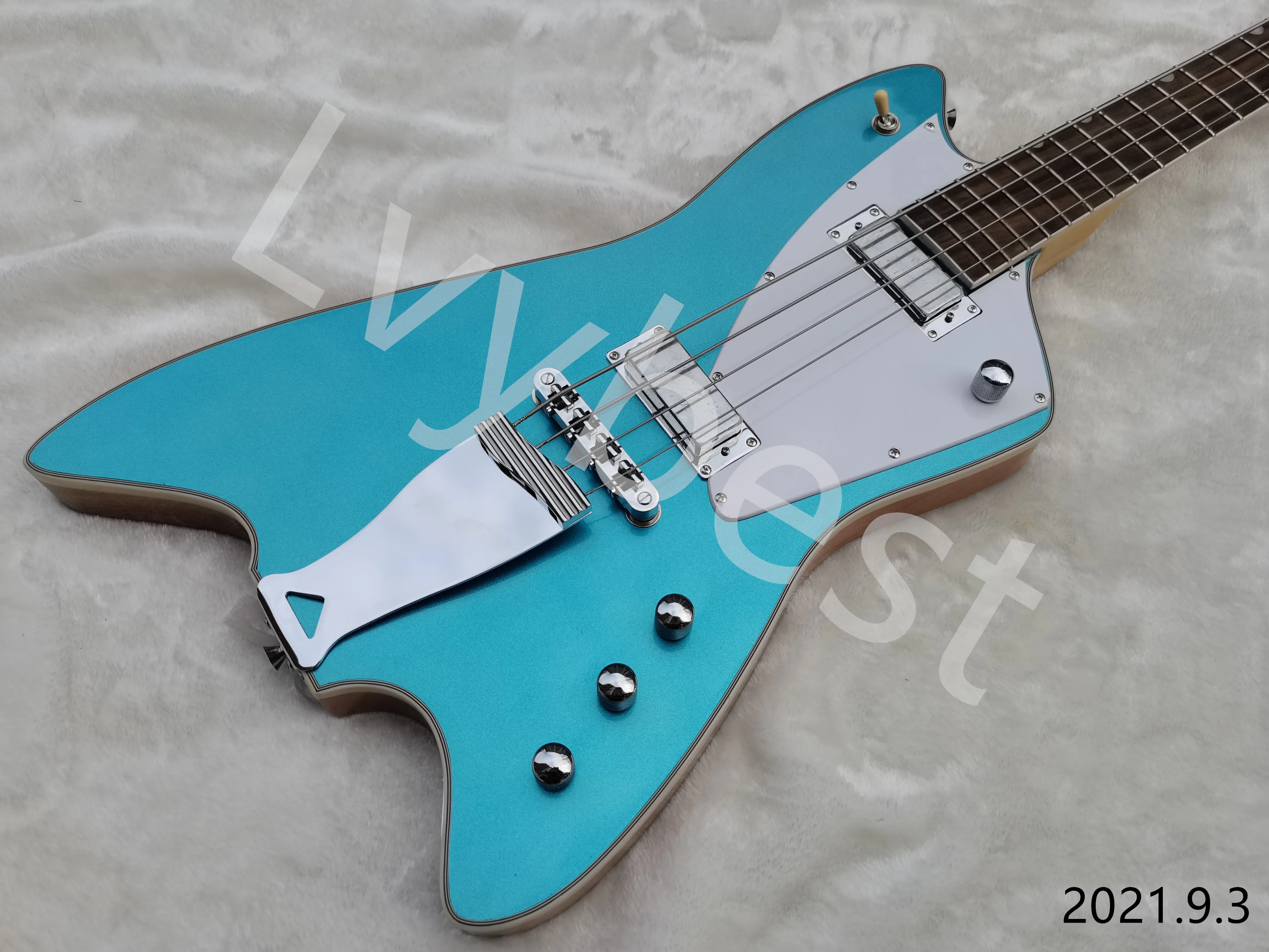 Electric Bass Guitar 4 String Chrome Parts Metlaic Blue Color Body Top Rosewood Fingerboard Dots Inlay long Tail