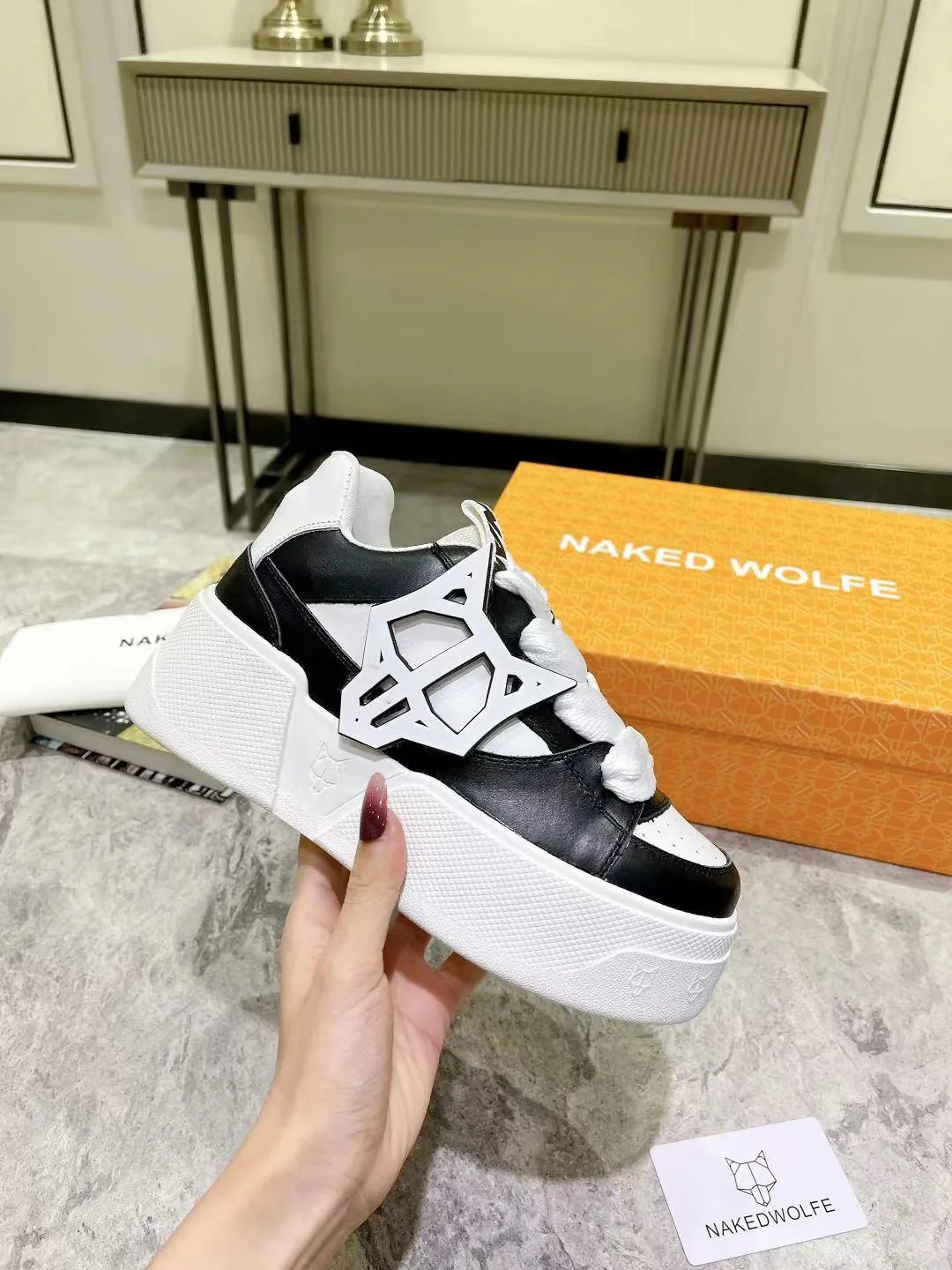 DHgate.com:Reflective Leather Velvet Mixed Fiber Casual