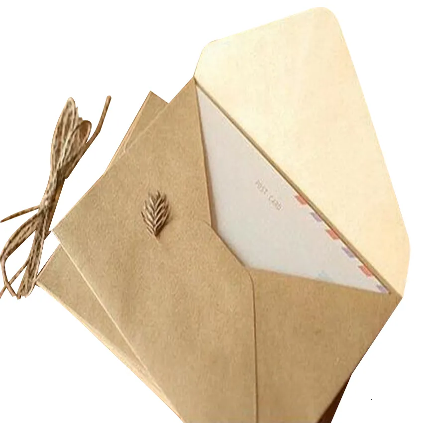 Cartes de voeux 50 pièces Carte-cadeau à grain brut Enveloppe en papier kraft multifonction bricolage 1611cm Enveloppes-cadeaux pour la fête d'anniversaire de mariage 221128