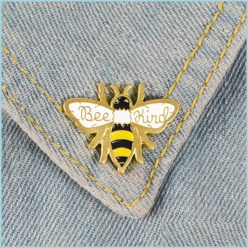 Broches Broches Broches En Émail Drôles Broches Abeille Mignon Petit Insecte Femmes Badge Chemise De Noël Décor Broche Broche En Métal Kawaii Fa Dhgarden Dhftz