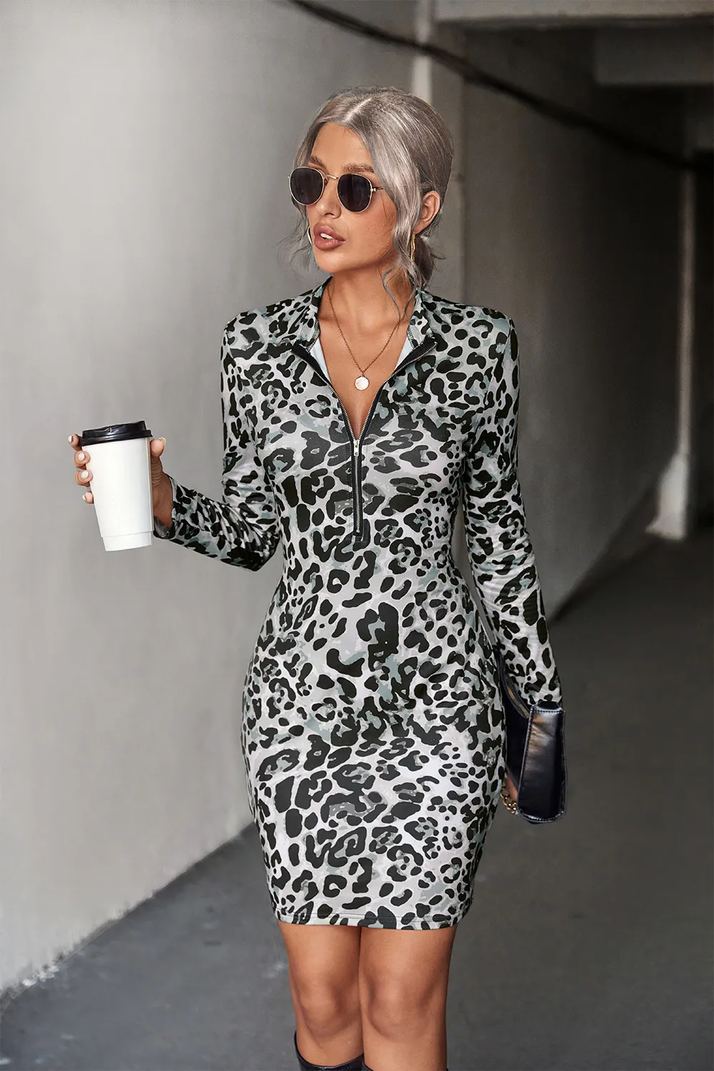 Vestidos casuais Fallwinter se sexy feminino zipup de estampa de leopardo, damas mansas V de pescoço Mini Lápis Vestido Bodycon 221126