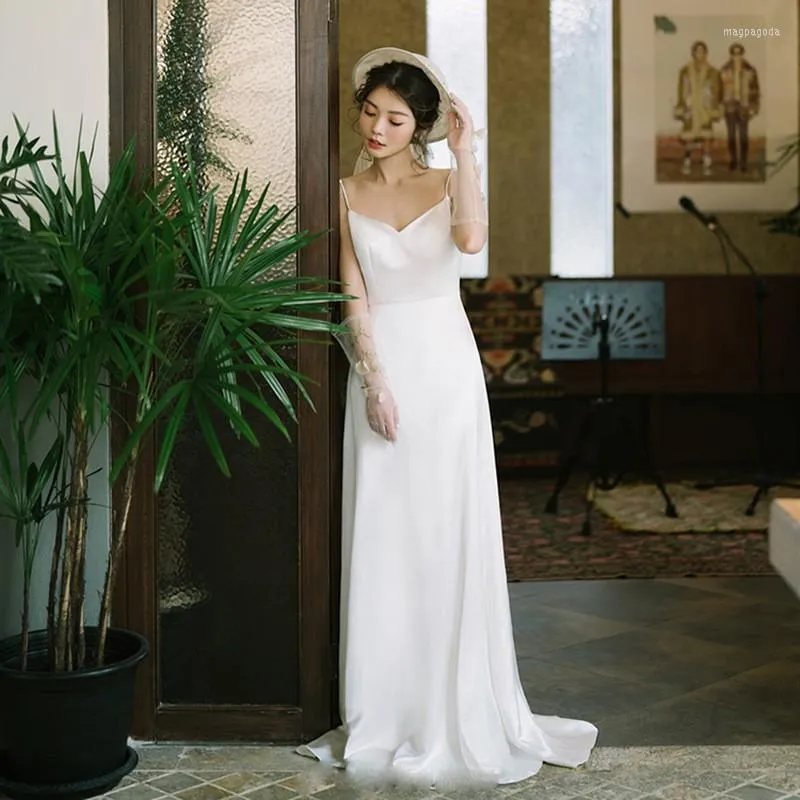 Этническая одежда для спагетти ремешок Qiapo Lady Satin Tailing Romantic Cheongsam Белый вечерний платье для вечеринок сексуальное V-образное свадьба Vestidos de