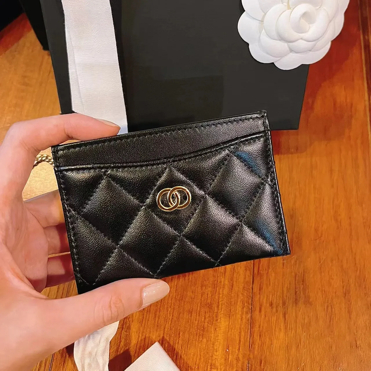 hommes de luxe porte-cartes de crédit porte-monnaie en peau d'agneau Square Luxurys Designers sacs à main caviar Womens classique Porte-cartes en cuir véritable porte-cartes fentes pour cartes pochette pour clés Court