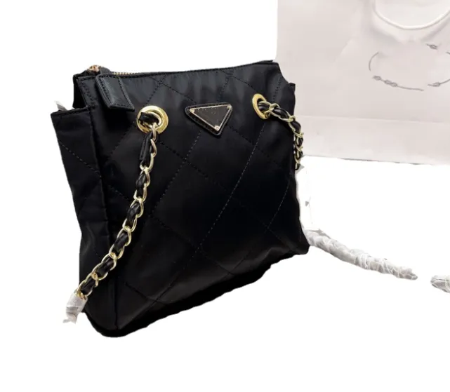 Paquete de paracaídas de mujeres Bolso de cadena retro clásica Diamante Bolsas extraviadas Bolsas callejeras de hombro Moda