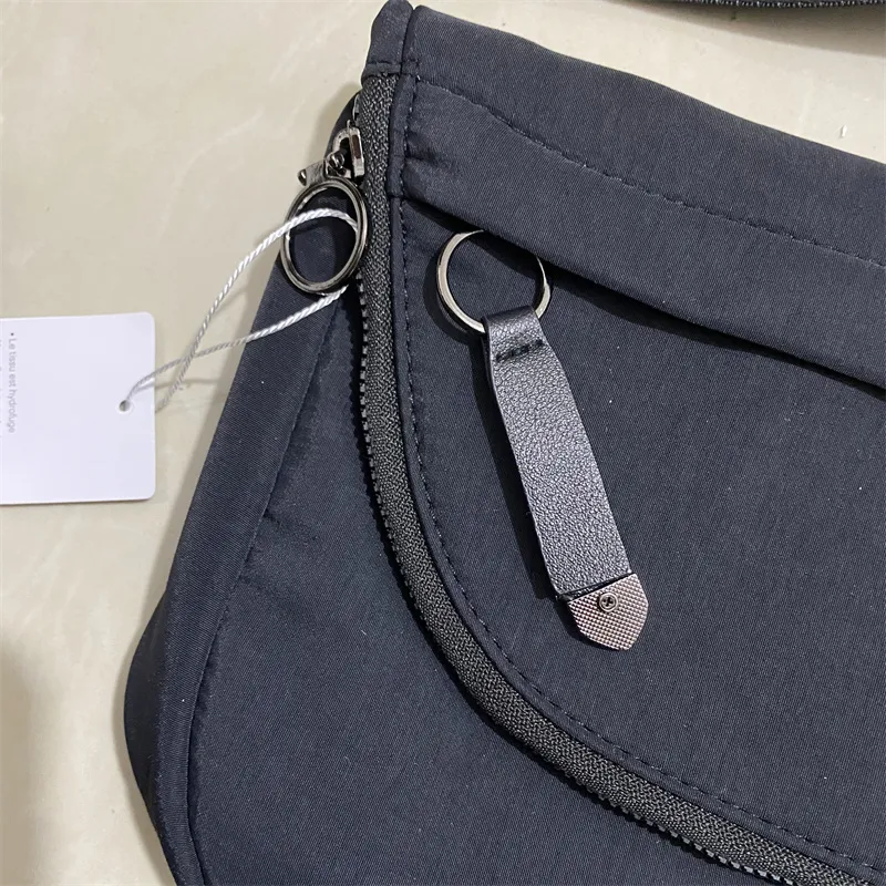 8557 yoga bag Women`s new casual outdoor travel portable one-shoulder messenger waterproof coating fashion simple satchel7958957