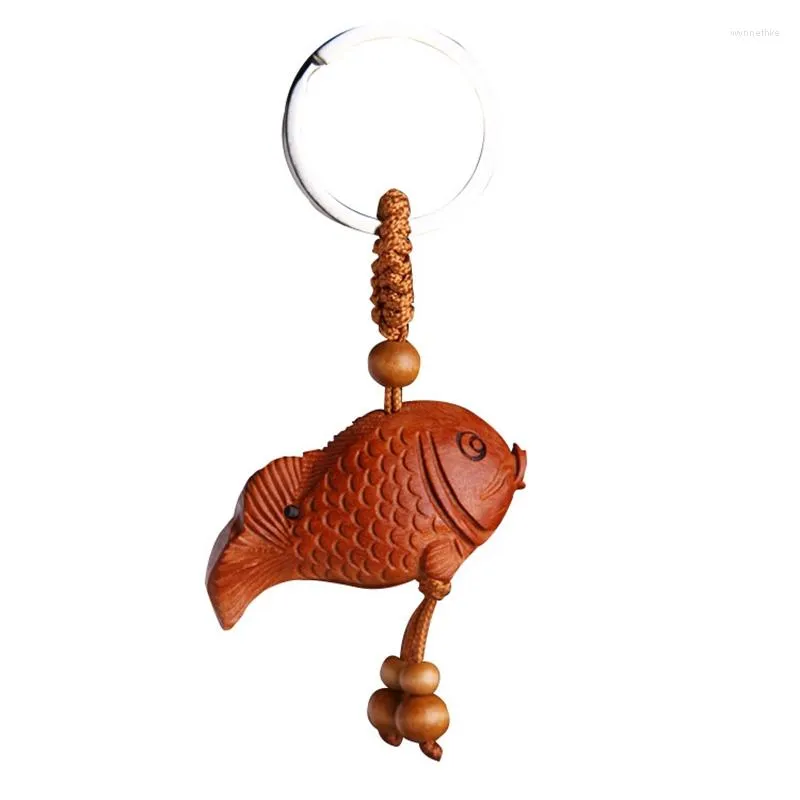Keychains 10Pcs Cute Fish Pendant Keychain Peach Wood Vintage Charms Christmas Gift Car Key Chain Women Men Jewelry