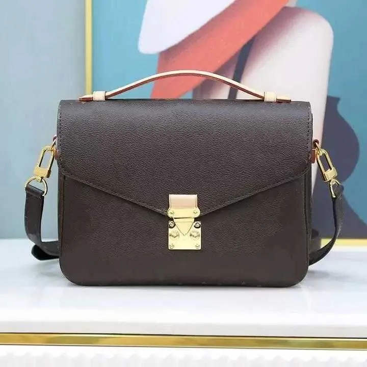 Top Quality New Classic Designers Bags Crossbody purses Womens Embossed Shoulder Bag Handbag Ladies Messenger Bag Paris Printing Old Fl