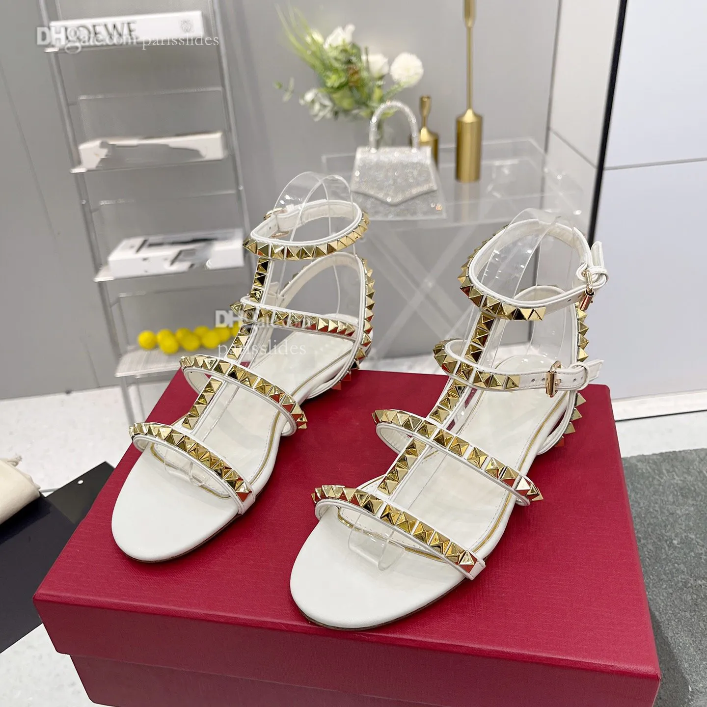 Designer V Slide Sandals Fashion Rivet Ankle Tel Slides Woman High Heels Scarpe in pelle di lusso HDFG
