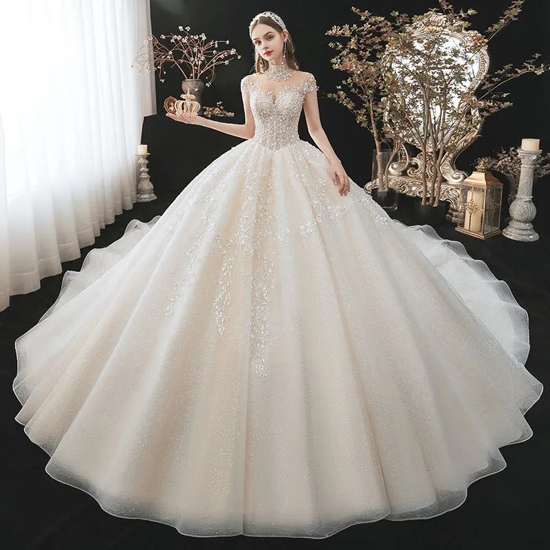 2023 Abiti da sposa A-Line Appliques in pizzo Abiti da sposa in cristallo con perline Abiti da cerimonia lunghi da giardino Robe De Marriage Custom Plus Size