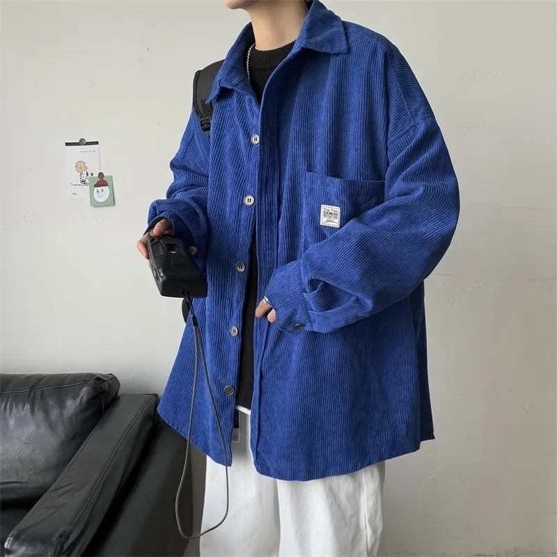 Chemises décontractées pour hommes en velours côtelé pour vêtements Harajuku noir style coréen à manches longues vêtements vintage streetwear 3XL 221128