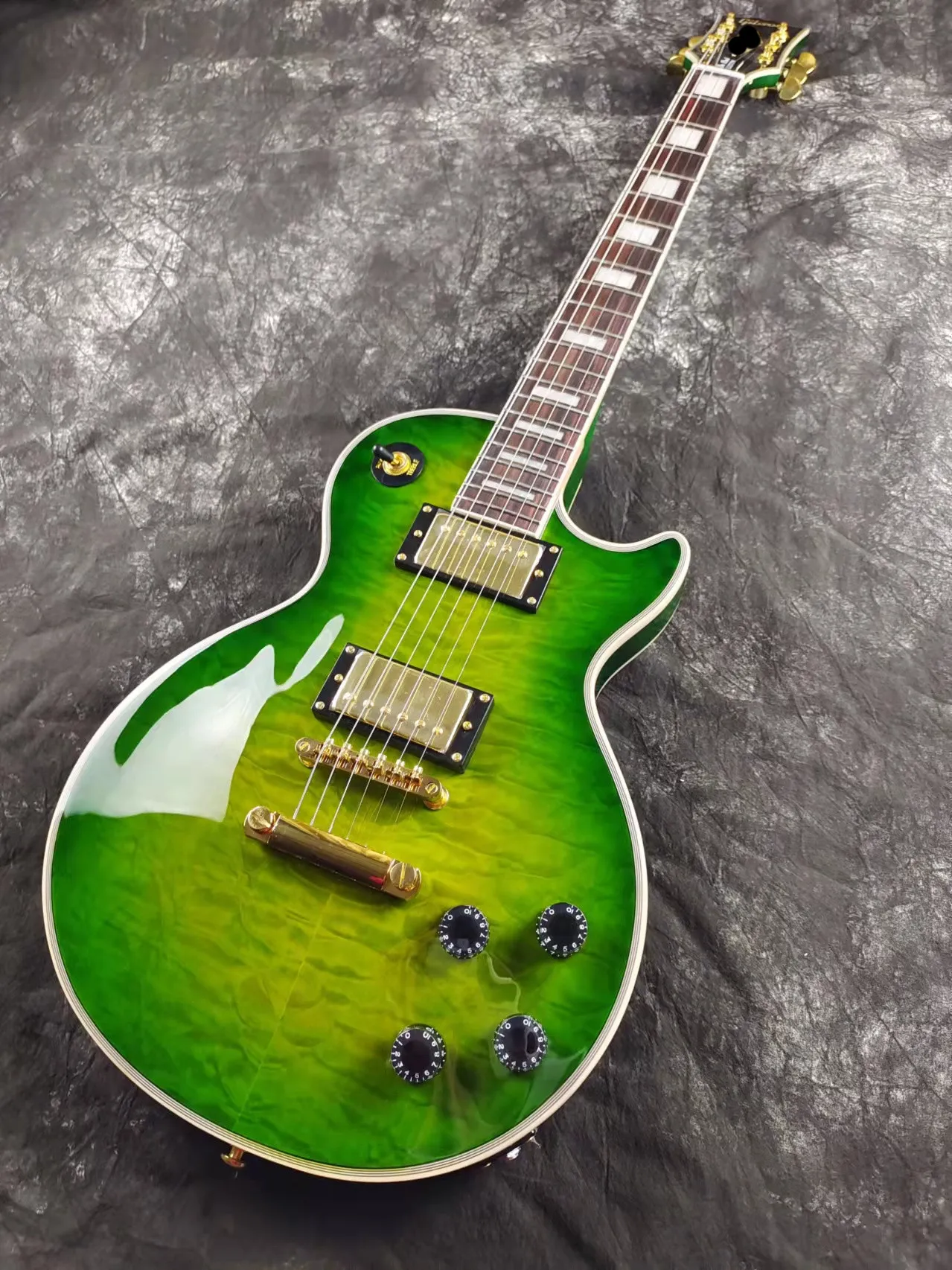 Recomendado LP Est￡ndar Guitarra Electric Green Green Big Flower Gold Gold Pintura de entorno importada para entrega r￡pida