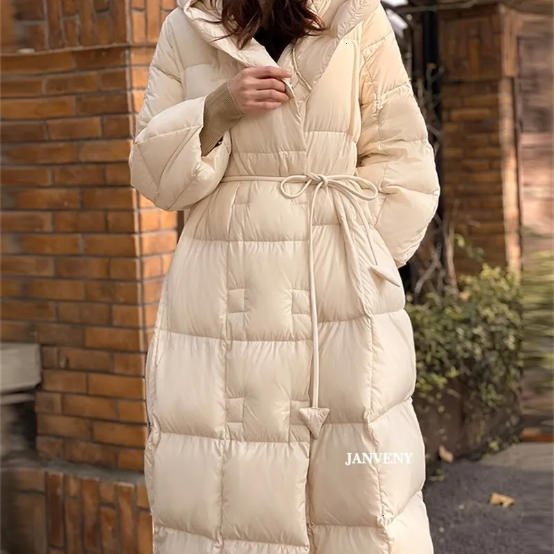 Parka da donna in piumino Janveny Piumino con cintura di lusso da donna Inverno con cappuccio lungo 90 Cappotto d'anatra bianco addensato caldo sciolto casual 221128