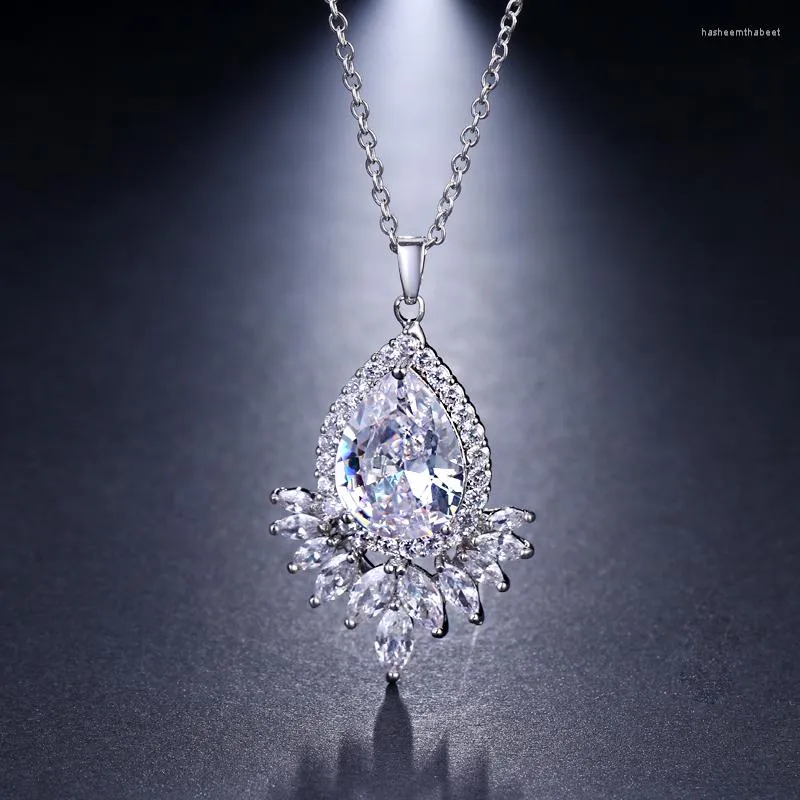 Pendentif Colliers Emmaya Trendy Big Goutte d'eau CZ Chaîne Sparkling Tear Zircone Cristal Bijoux de mariage pour les femmes