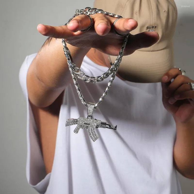 Hanger kettingen Iced Out Out Rhinestone machinegeweer ketting charme mannelijke kraag glans sieraden hiphop miami coole persoonlijkheidsgeschenken