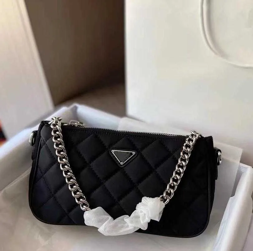 Borsa a tracolla sotto le ascelle con catena di moda Borsa a mano con reticolo di rombo nero Triangolo Flip Borsa a tracolla con cerniera per donna Portafoglio classico Borse a tracolla Custodia per cellulare