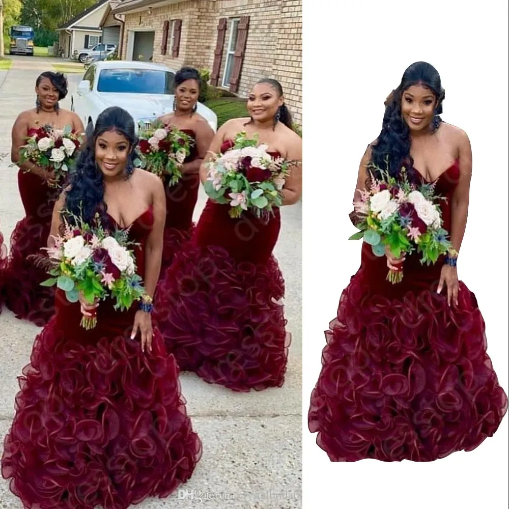 2023 Robes de demoiselle d'honneur sexy bordeaux velours chérie sirène volants à plusieurs niveaux organza longueur de plancher fête de mariage robe d'invité de demoiselle d'honneur robes