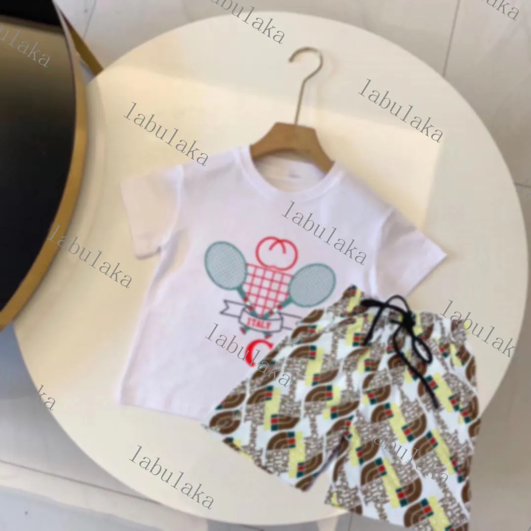 Luxuriöse Designer-Kleidungssets für Kinder, mehrfarbig, mit Monogramm, Shortst-Mode, britische Modemarke, Sommer-Kinderschätze und Mädchen-Zweiteiler aus Baumwolle