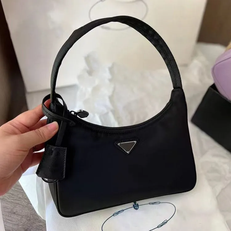 Heiße Designer-Mini-Damen-Handtaschen, Umhängetasche, Nylongewebe, klassische Unterarm-Hobo-Taschen, modische Damen-Geldbörsen, Geldbeutel, Bankett, Einkaufen, Freizeit, heiß 2023