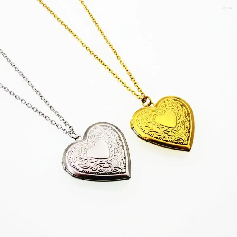 Pendanthalsband kan öppna älskare Heart Po -ramar Locket Graverad persikhalsband Kvinnans smycken Tillbehör