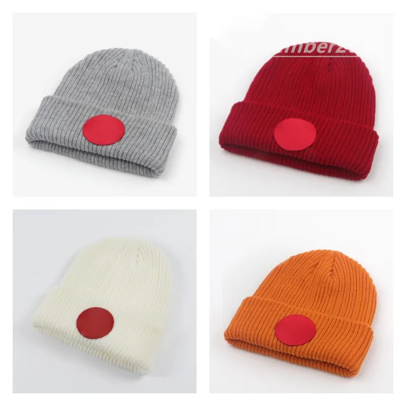 Yeni Beanie Cap Tasarımcı Örme Şapkalar Erkek Kadınlar Kış Kafatası Kapakları Kova Şapkası 6 Renk En Kalite R5