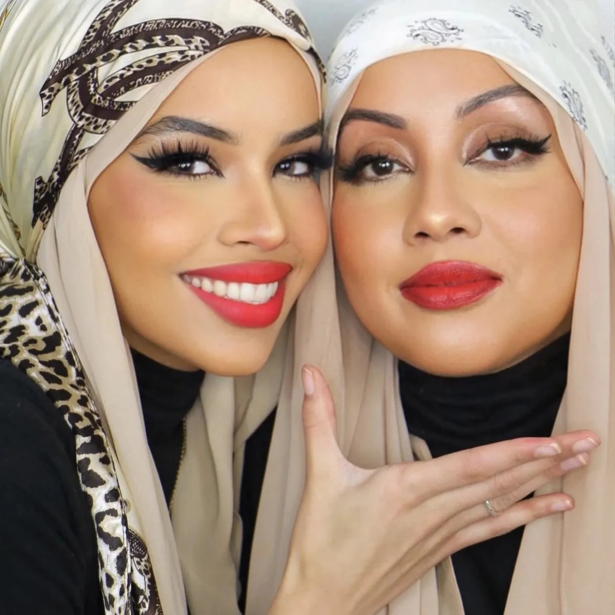 2022 Leopard Gedruckt Tier Gedruckt Foulard Quadratischen Stirnband Schals Wraps Haar Hijabs Seide Satin Sauqre Schal Frauen Luxus Marke