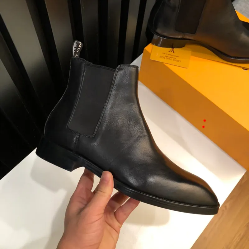Mens winter top dress boots black