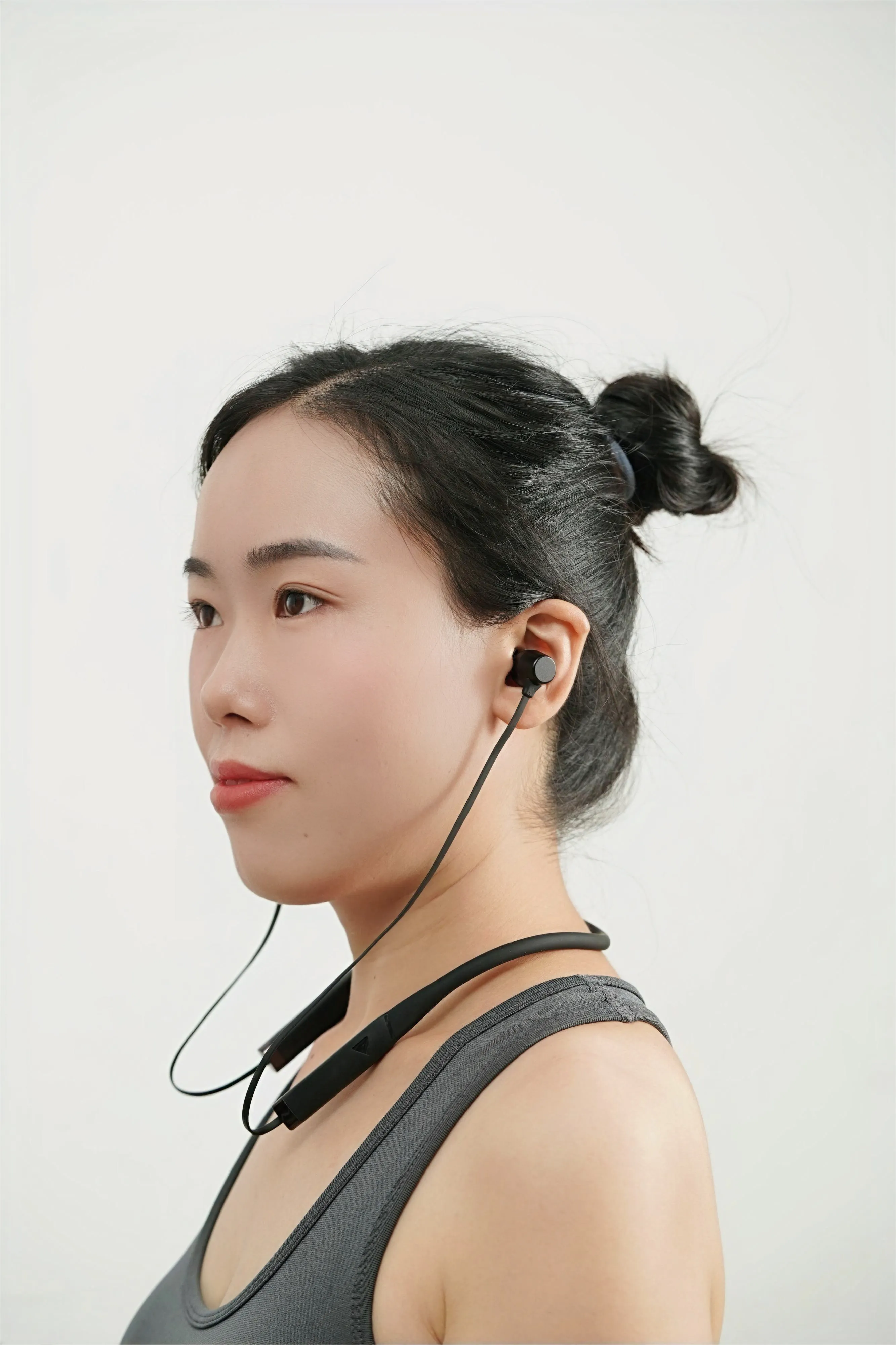 H￶rlurar tr￥dl￶sa Bluetooth ￶ronsn￤ckor med ENC -brusavbrytning och hallbrytare Magnetiska halsband ￶ronlur 25 timme PlayTime IPX5 Svetts￤ker djup bas f￶r sport
