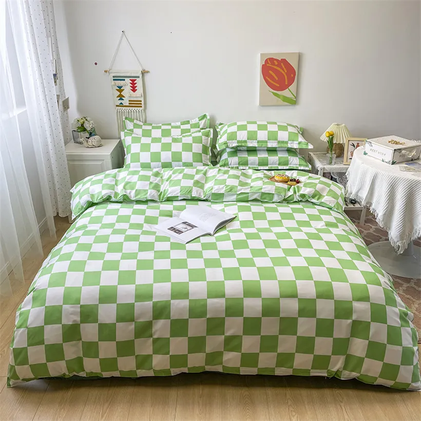 Ensembles de literie Damier Plaid Ensemble de housse de couette nordique avec taie d'oreiller Feuille Simple Double Queen King Size Covers Grid 221129