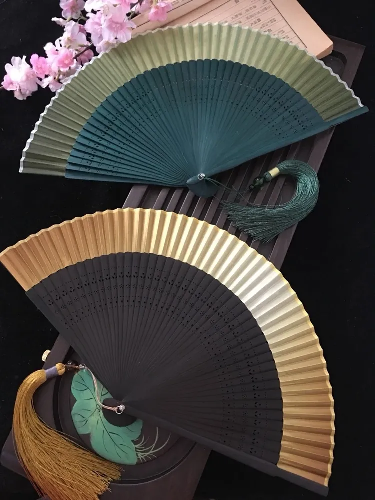 Dekorativa föremål Figurer Edo Japanese Style Folding Fan Kimono Real Silk Female Liten Flower Carved Gradient Blank Golden 221129