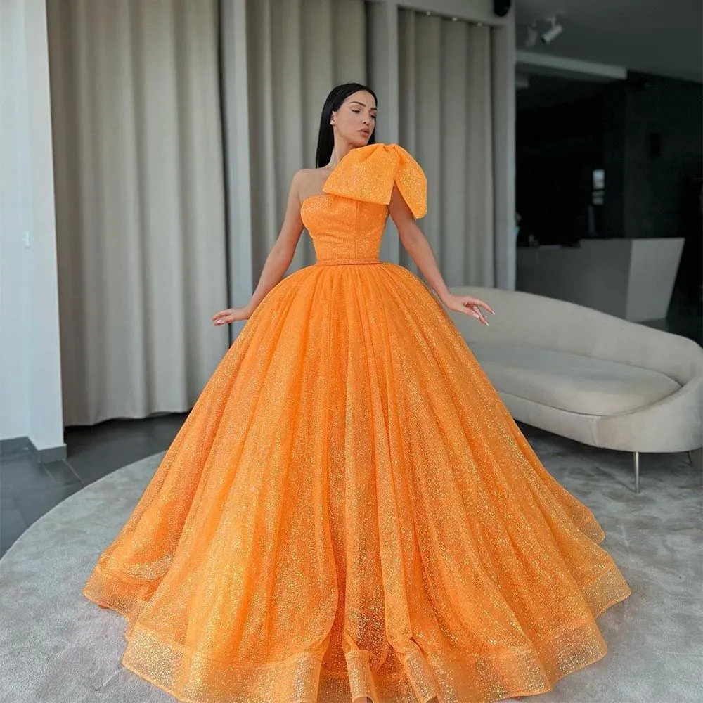 Sparkly Plus Size Orange Robe De Bal Robe De Quinceanera Longue Douce 16 Tulle Une Épaule Élégante Pageant Robes Pour Les Adolescents Soirée Robe De Soirée Formelle